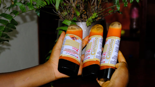 GEL DE DOUCHE GOMMANT ET EMBELLISSANT AU CURCUMA